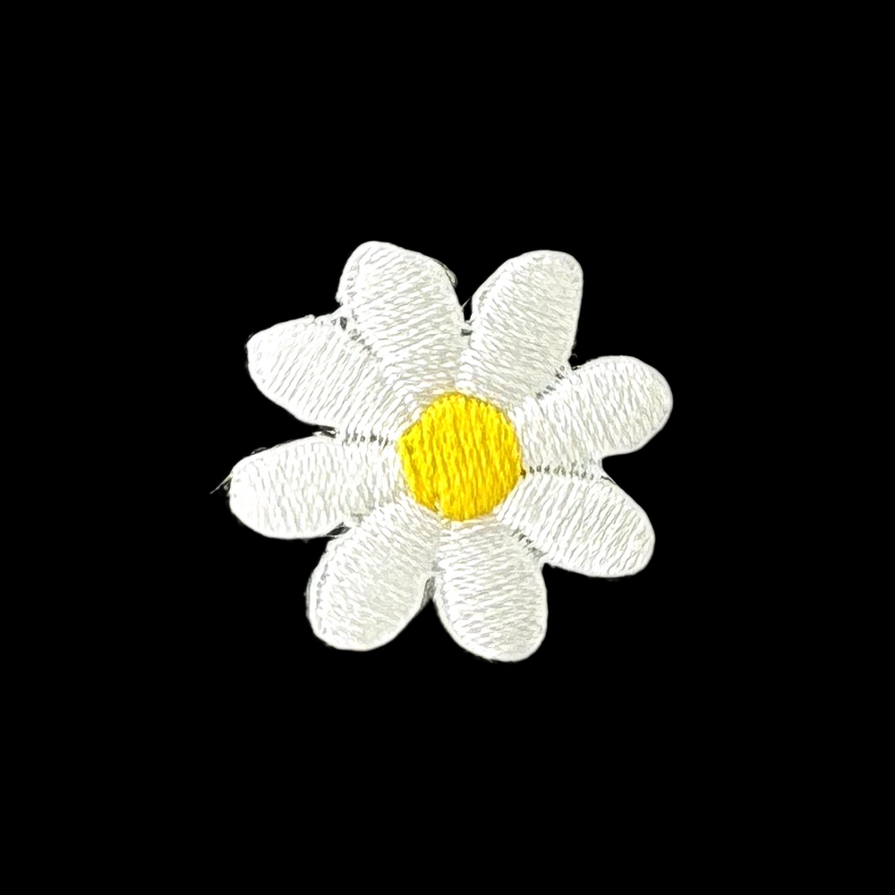 white-7-8-inch-daisy-iron-on-appliques-heits-wholesale-APP122 Daisy Iron-On Appliques - Image 1